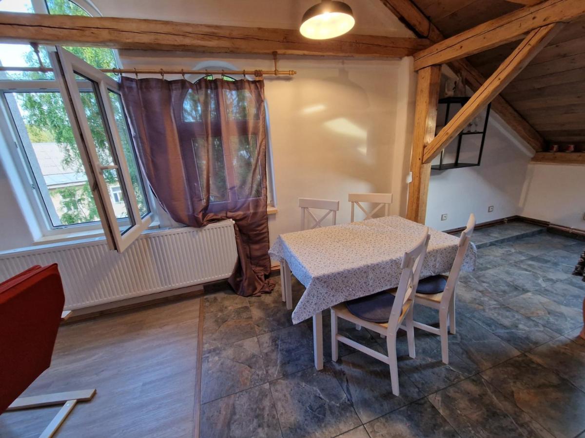 Apartman U Kostela 세밀리 외부 사진