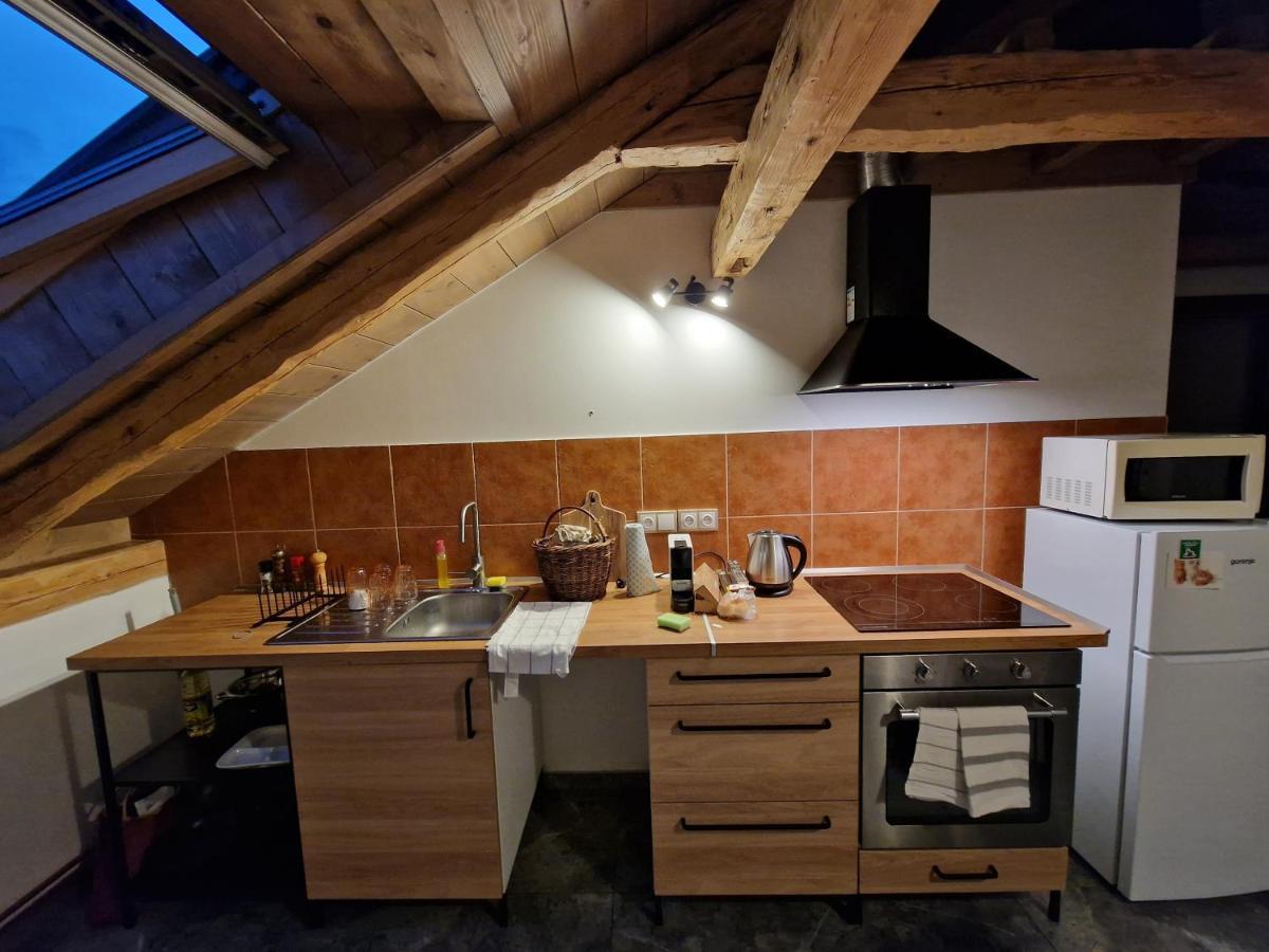 Apartman U Kostela 세밀리 외부 사진