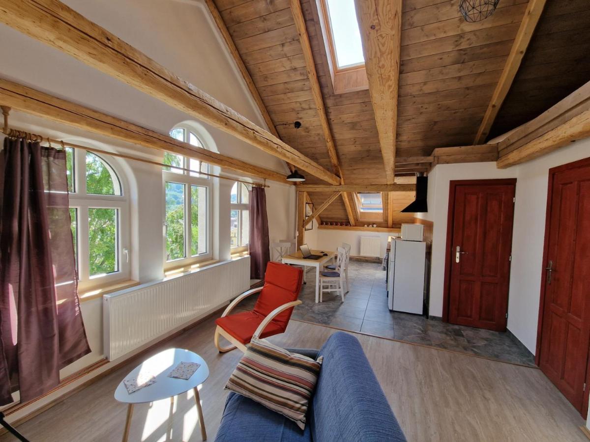 Apartman U Kostela 세밀리 외부 사진