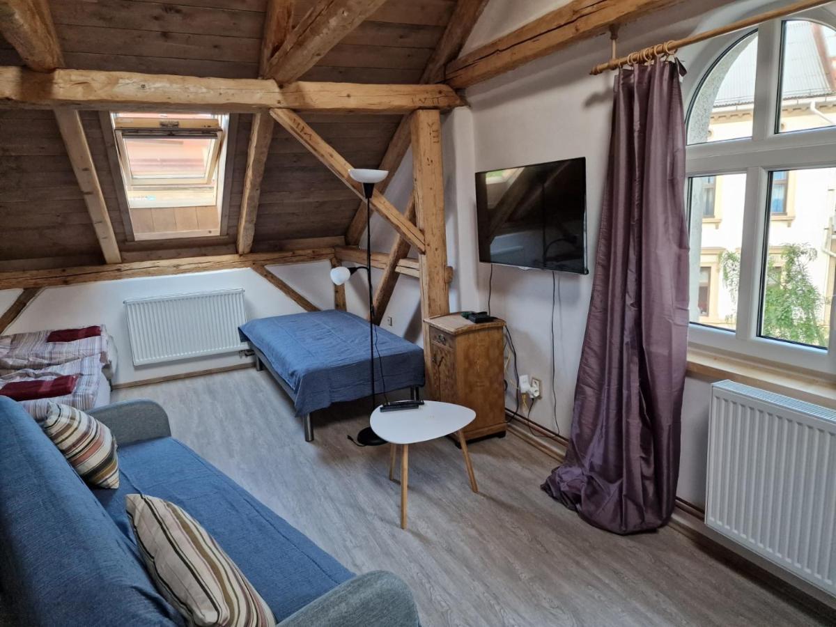 Apartman U Kostela 세밀리 외부 사진