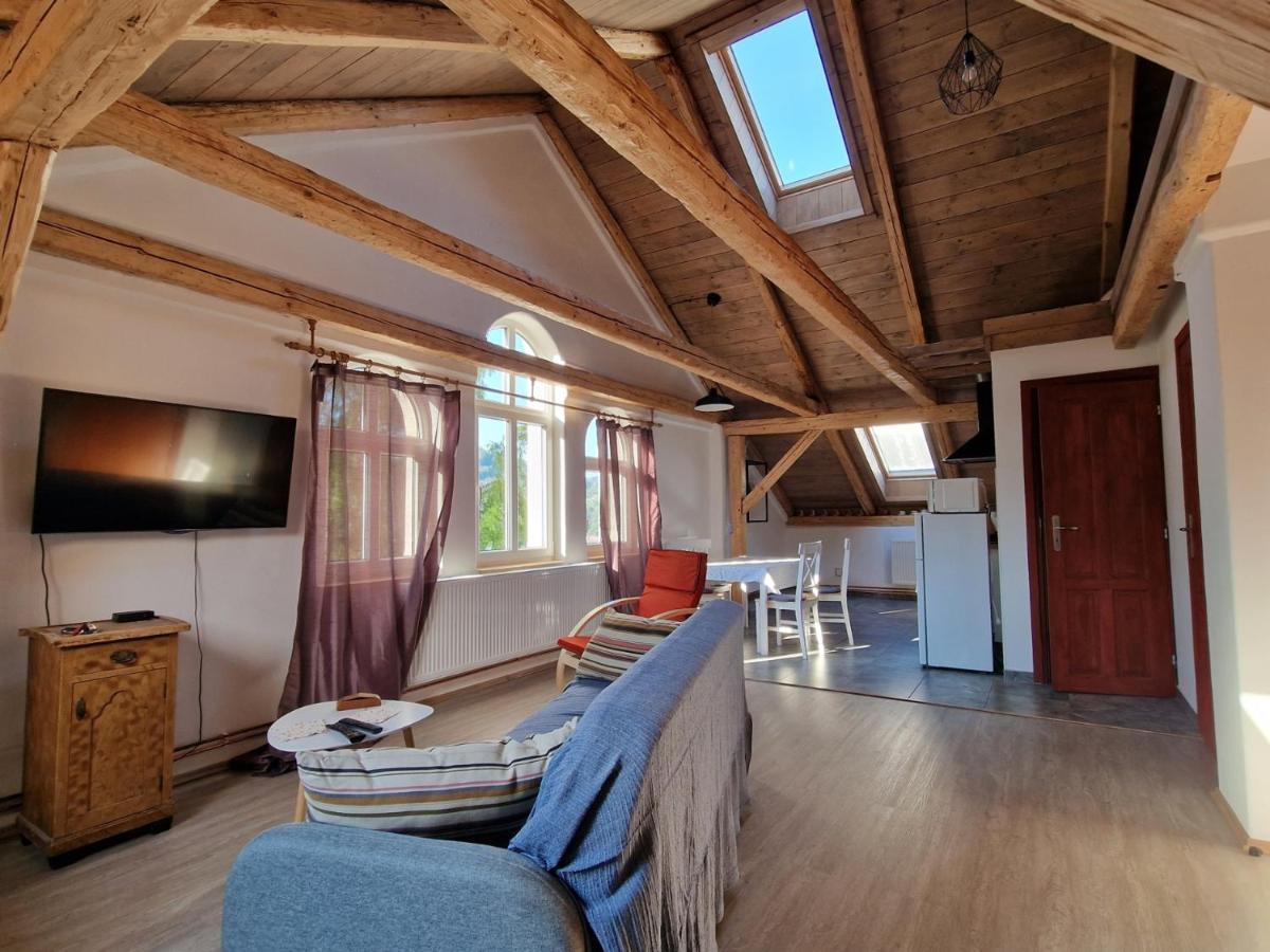 Apartman U Kostela 세밀리 외부 사진